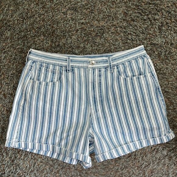 EXCELLENT CONDITION WOMEN’S SIZE 12 AMERICAN EAGLE STRIPED MOM SHORT - Picture 5 of 7